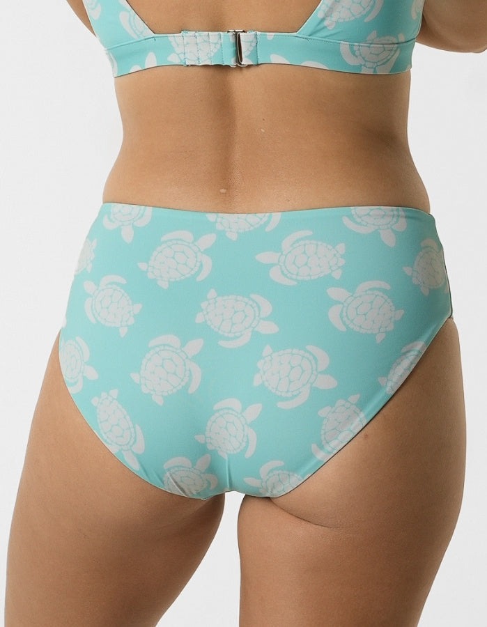 Sandbar_swimwear_Womens_plunge_bikini top_maldives_turtle