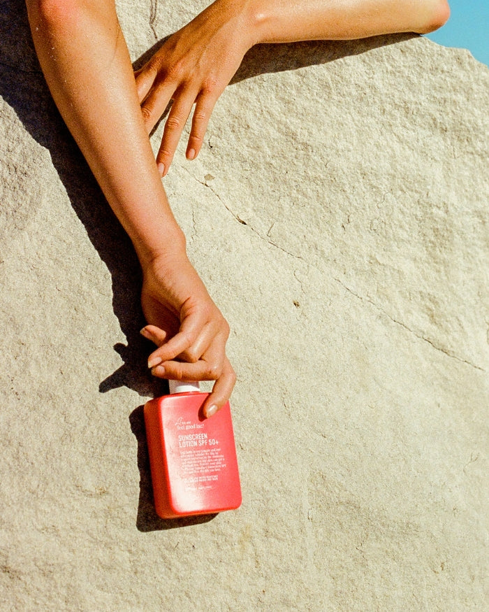 signature_sunscreen_spf_50+-